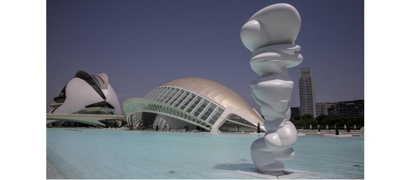 TONNY CRAGG AT THE CITY OF ART AND SCIENCES IN VALENCIA