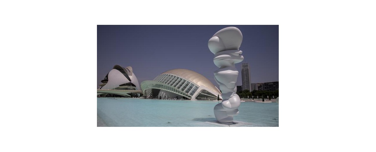 TONNY CRAGG EN LA CIUDAD DE LAS ARTES Y LAS CIENCIAS